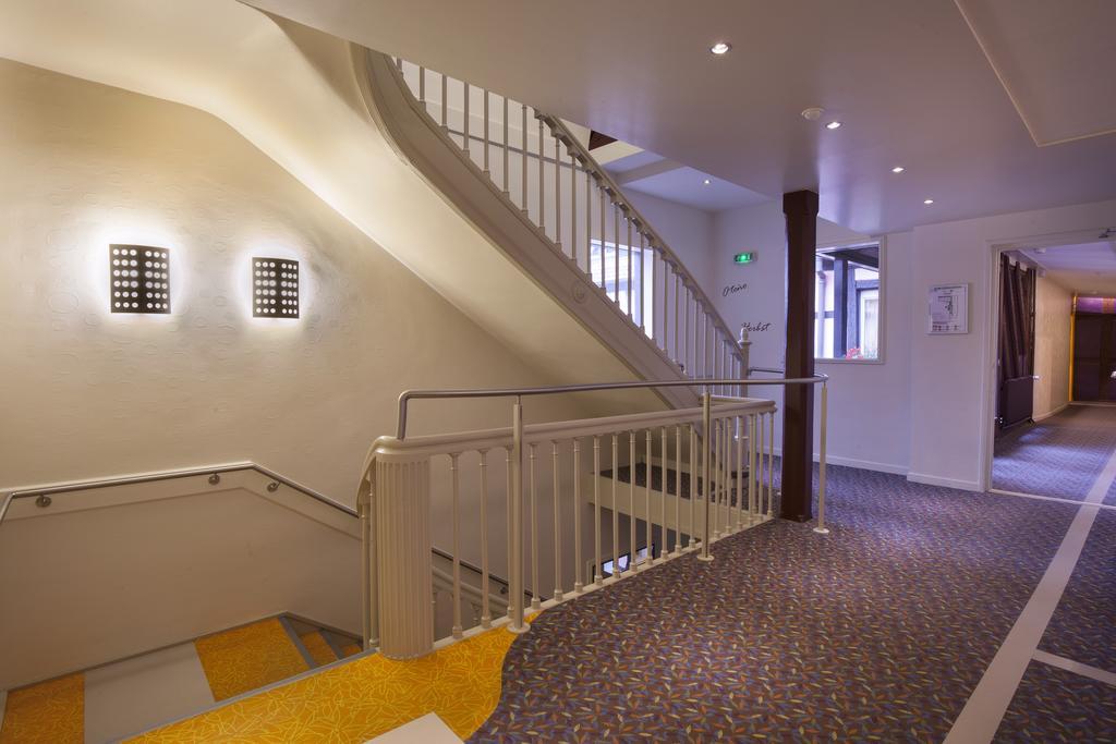 Logis Hotel De La Tour Ribeauvillé Eksteriør billede
